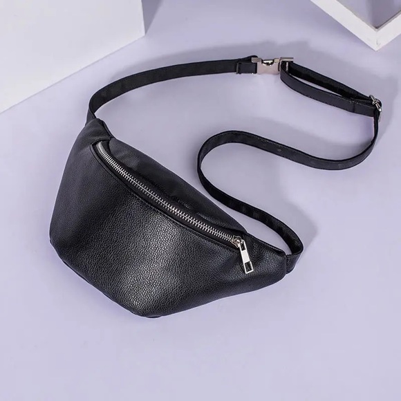 NEW faux leather lightweight zipper fanny pack/waist bag with adjustable strap. - Picture 2 of 8